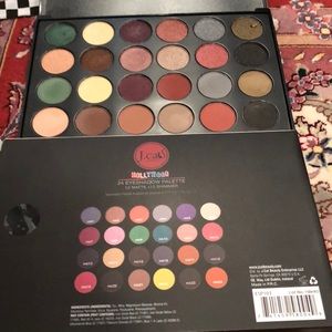 Jcat eyeshadow palette!!! 🌹 Brand new with box✨